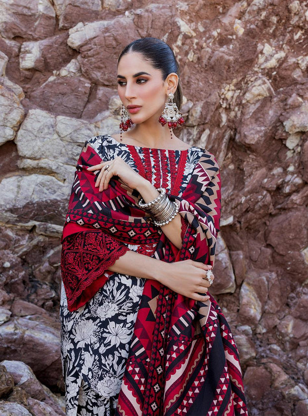 ZAINAB CHOTTANI  LUXURY LAWN