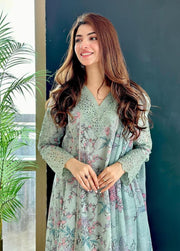 IZNIK LUXURY LAWN
